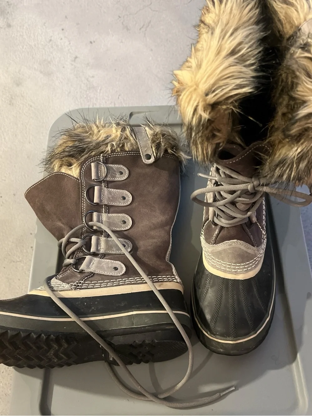 Sorel Joan of Artic Brown Faux-Fur Winter Lace-Up Boots Size 9 Women’s GUC!